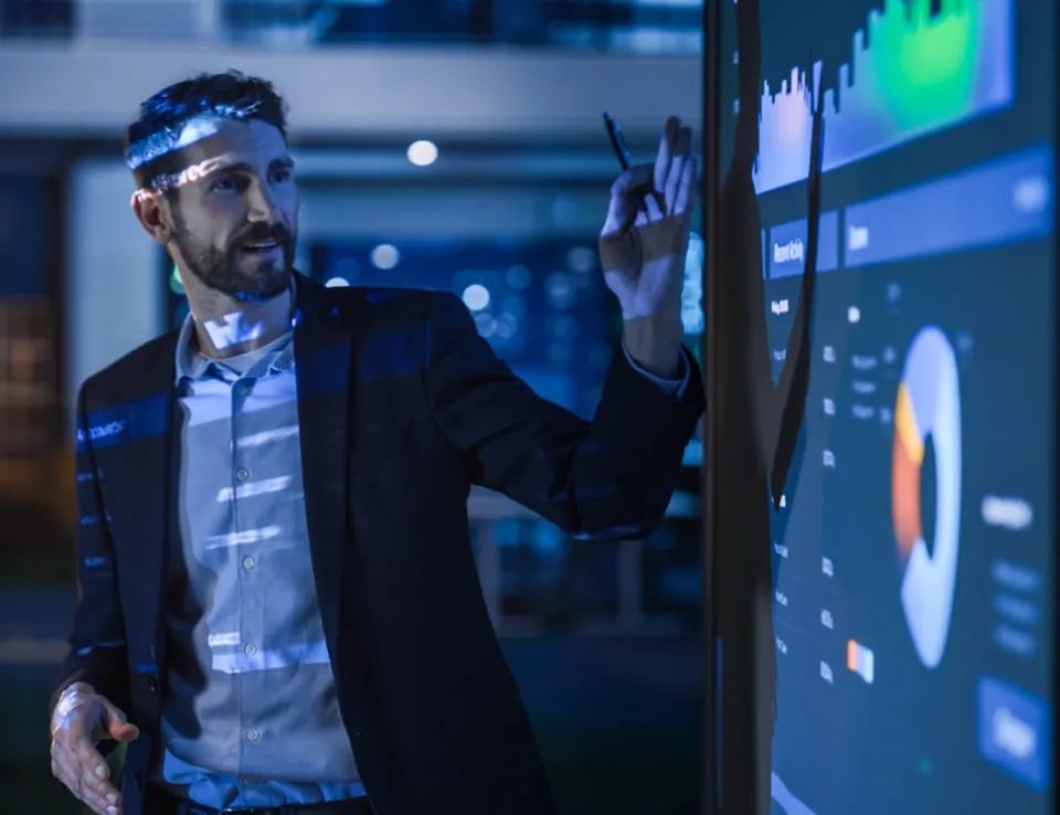 Ricardo Consultant Providing Data Modelling Insights For Policy Development