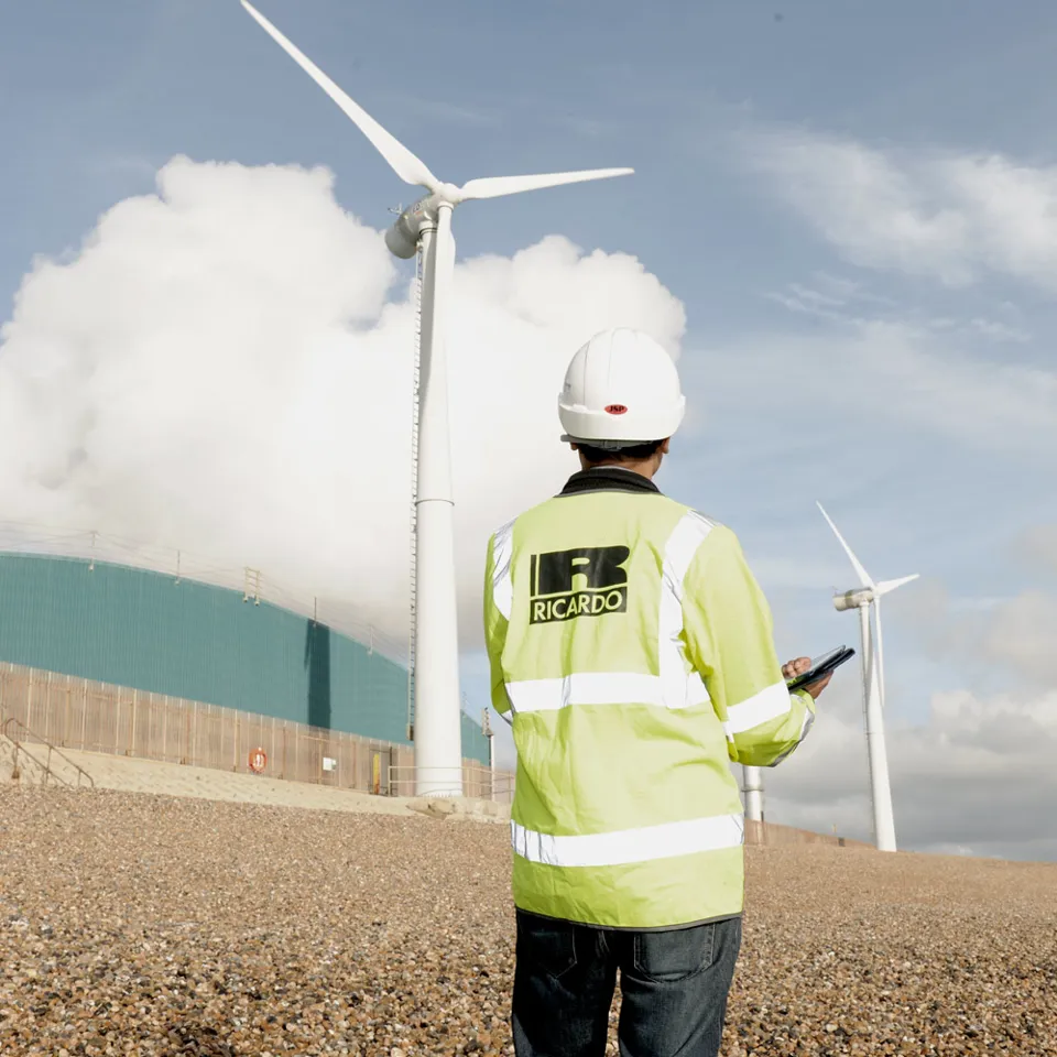 Ricardo Engineer By Wind Turbine