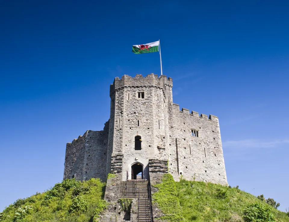 Cardiff Castle Full Size