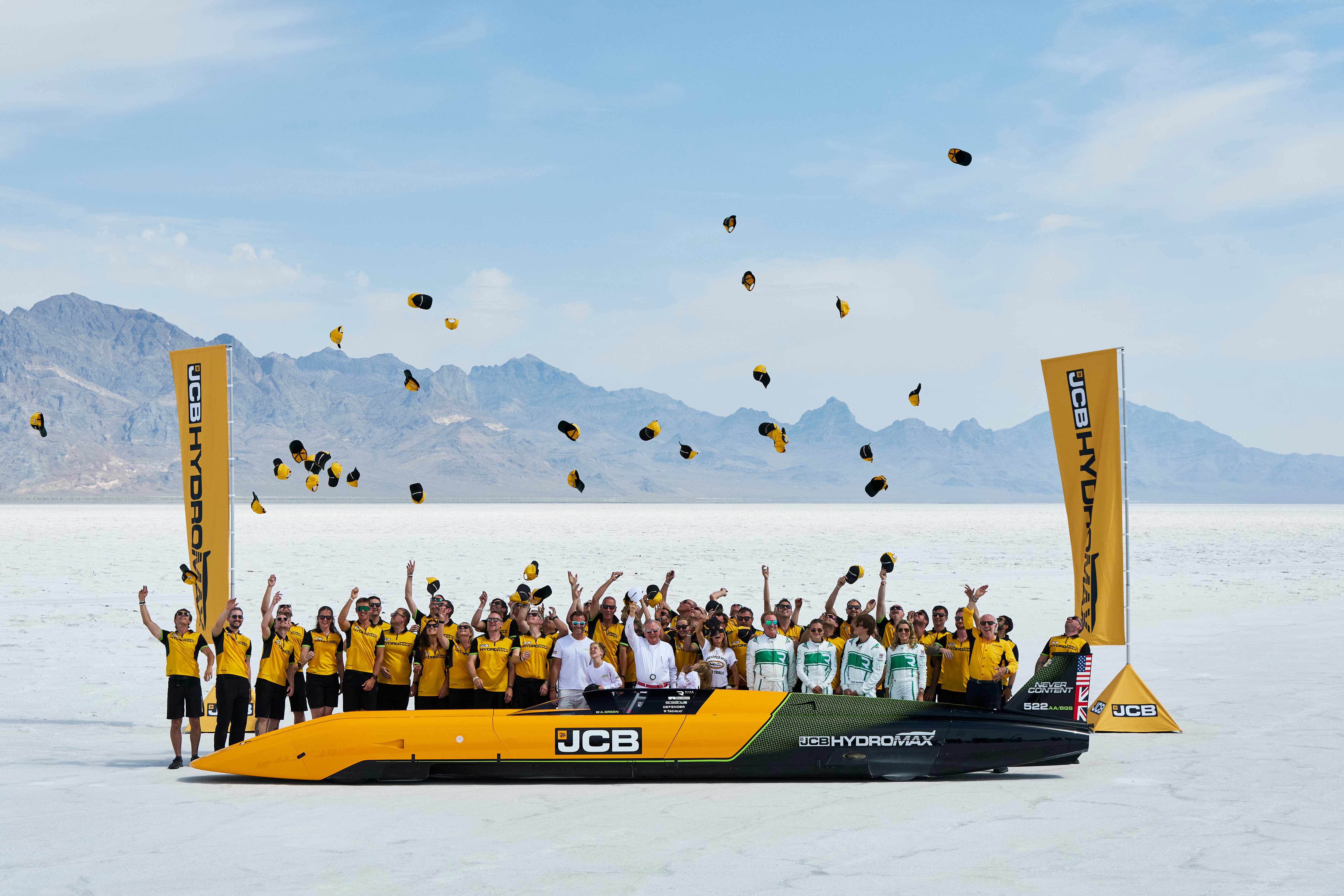 Hydrogen Powered Jcb Hydromax Sets 406 320 Mph World Land Speed Record (1)