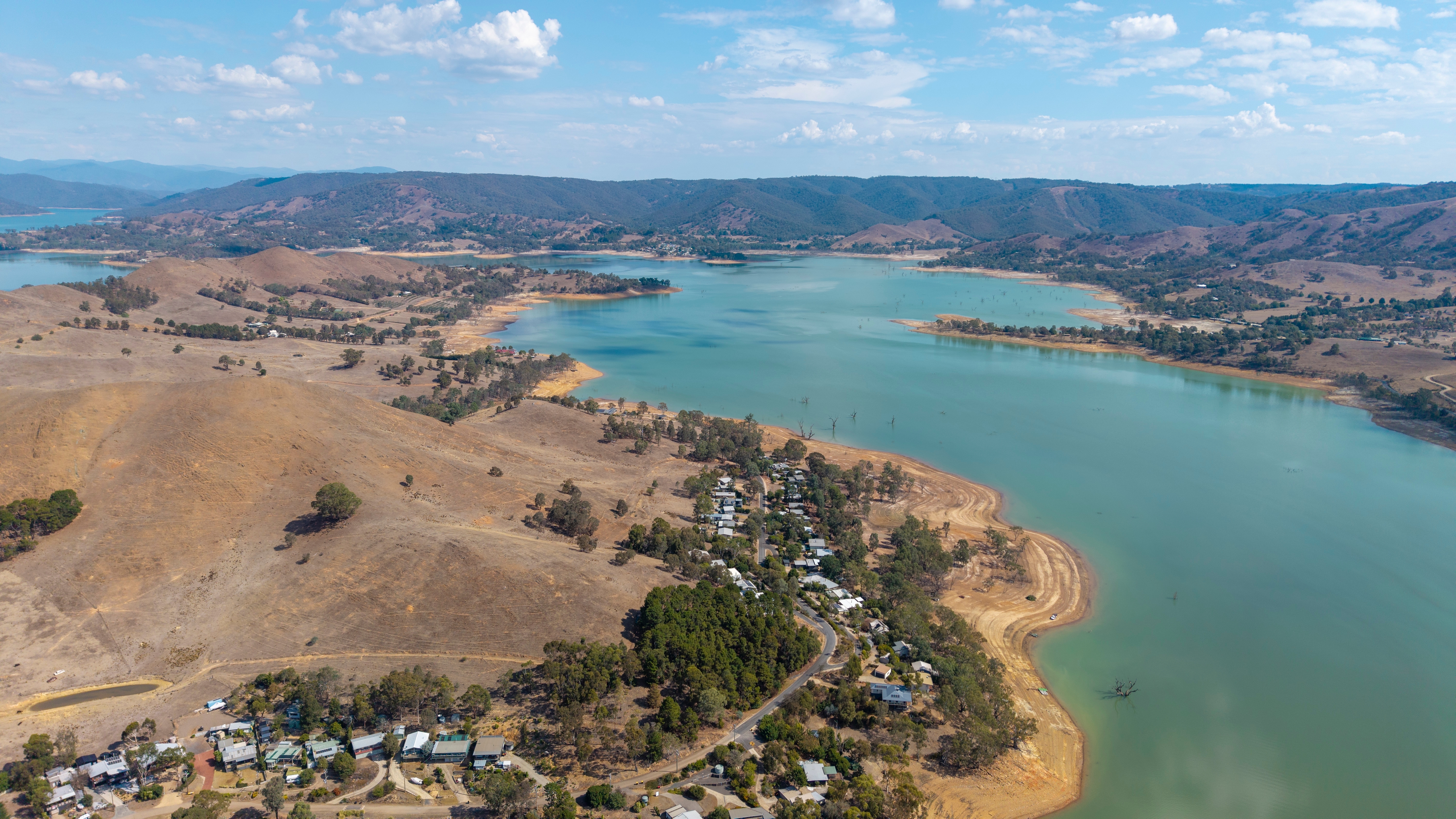 Lake Eildon And The Victorian Town Of Bonnie Doon Large